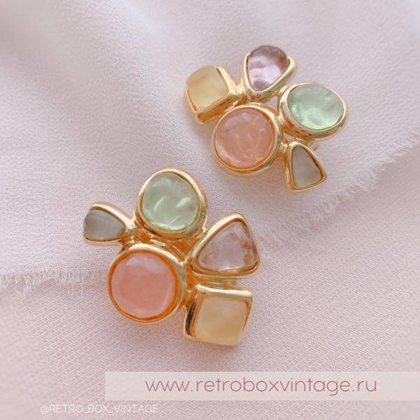 JOAN RIVERS Комплект «Шанель-пастель» (брошь и клипсы)