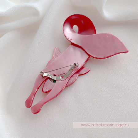 LEA STEIN Брошь «Лиса розовый коралл 3d»