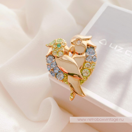 LIZ CLAIBORNE Брошь "Птицы-неразлучники - сердце любви"