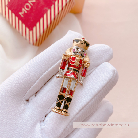 MONET Брошь «Красный щелкунчик»