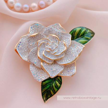 JOAN RIVERS Брошь «Кристальная белая гардения»