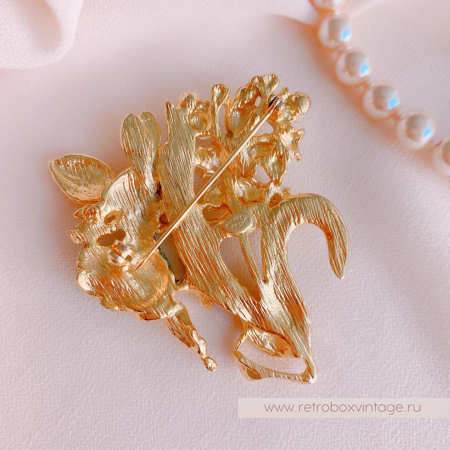 KIRKS FOLLY Брошь «Жемчужная фея ландышей в розовом платье»