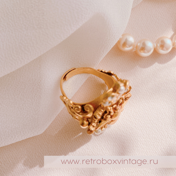 ASKEW LONDON Кольцо "Имперская пчела с короной и жемчугом"