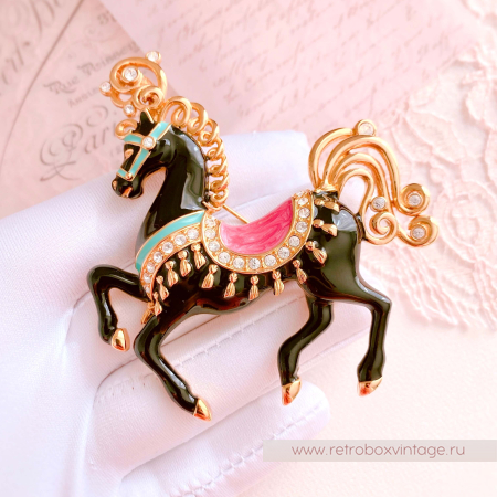 BOB MACKIE Брошь «Царская лошадь: черная»