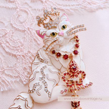 RITZY COUTURE Брошь-кулон «Белая королева кошек: золото»