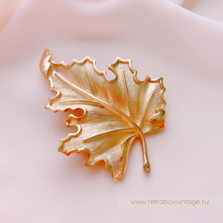 TRIFARI Брошь «Танец кленового листа: золото» TRIFARI Брошь «Танец кленового листа: золото»