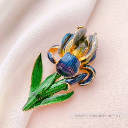 MFA Брошь «Синий ирис» / Музейная коллекция