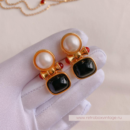 JOAN RIVERS Клипсы «В стиле Шанель: черно-белые»