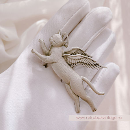 JJ / JONET JEWELRY Брошь «Котик-ангел: серебро»