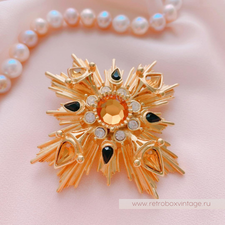 JOAN RIVERS Брошь «Мальтийский крест с медовым кристаллом»