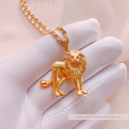 ANNE KLEIN Кулон на цепочке «Золотой лев»