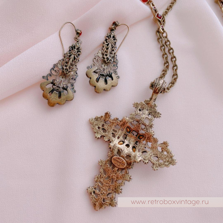 SWEET ROMANCE Кулон на цепочке «Гранатовый крест»