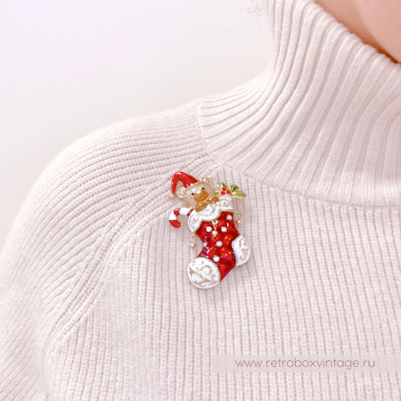 NAPIER Брошь "Мишка в новогоднем валенке"