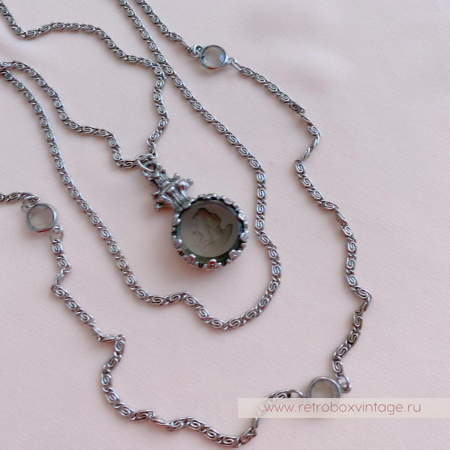 GOLDETTE Ожерелье «Афродита: дымчатая инталия в серебре»