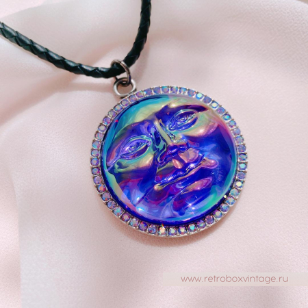 KIRKS FOLLY Кулон на кожаном шнуре «Водяная луна: фиолетовая»