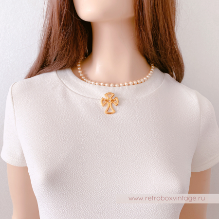 ANNE KLEIN Брошь «Добродетели аристократов: золотой крест»