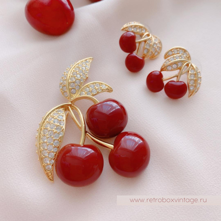 JOAN RIVERS Комплект «Спелые вишни»