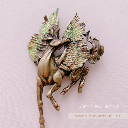 JJ / JONET JEWELRY Брошь «Крылатый пегас: золотистый в бронзе»