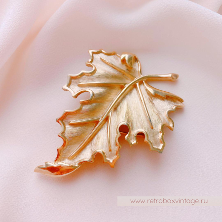 TRIFARI Брошь «Танец кленового листа: золото» TRIFARI Брошь «Танец кленового листа: золото»