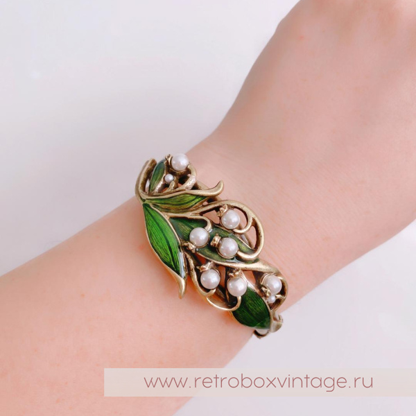 SWEET ROMANCE Браслет-каф «Жемчужные ландыши» SWEET ROMANCE Браслет-каф «Жемчужные ландыши»
