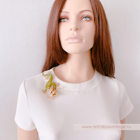 BUTLER AND WILSON Брошь «Зеленый дракон: сила природы»