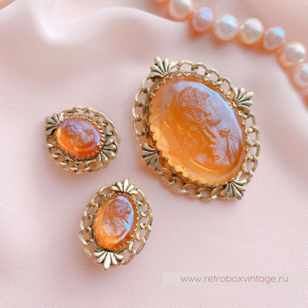 WHITING AND DAVIS Комплект «Медовые камеи» WHITING AND DAVIS Комплект «Медовые камеи»