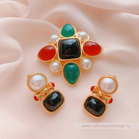 JOAN RIVERS Клипсы «В стиле Шанель: черно-белые»