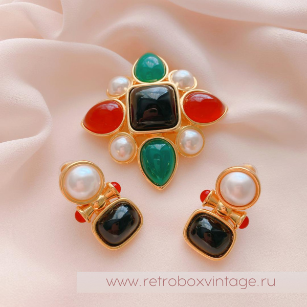 JOAN RIVERS Клипсы «В стиле Шанель: черно-белые»