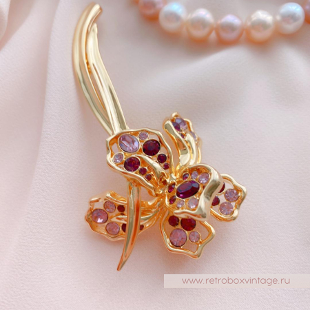 NOLAN MILLER Брошь «Кристальный ирис Тифани» NOLAN MILLER Брошь «Кристальный ирис Тифани»