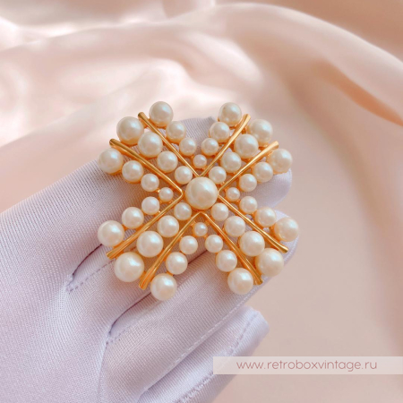 JOAN RIVERS Брошь «Жемчужный мальтийский крест»