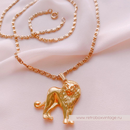 ANNE KLEIN Кулон на цепочке «Золотой лев»