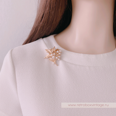 TRIFARI Брошь «Жемчужная земляника»