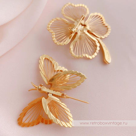 MONET Пара брошей «На удачу: бабочка и клевер»