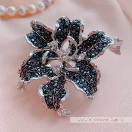 NOLAN MILLER Брошь «Черная лилия»