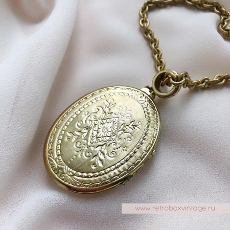 WHITING AND DAVIS Кулон-локет на цепочке «Цветы»