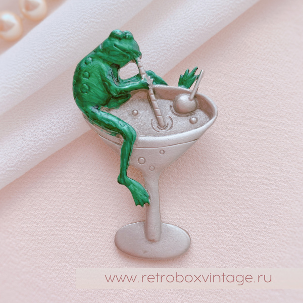 JJ / JONET JEWELRY Брошь "Лягушка и мартини" JJ / JONET JEWELRY Брошь "Лягушка и мартини"
