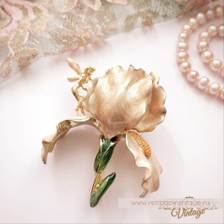 KIRKS FOLLY Брошь «Пудровый ирис с феей»