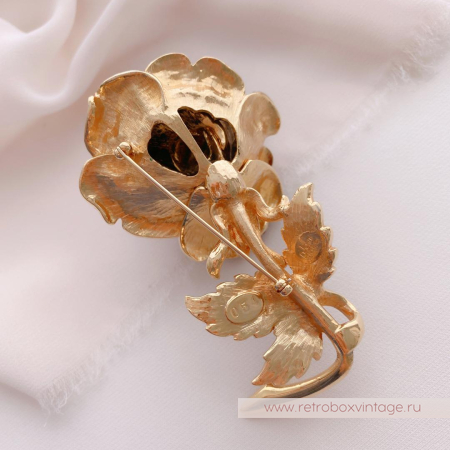 JOAN RIVERS Брошь «Красная роза — королева цветов»