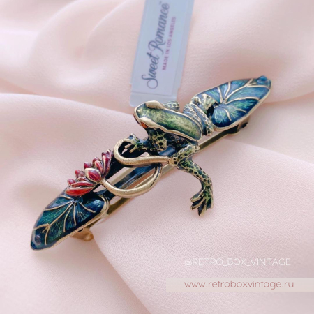 SWEET ROMANCE Заколка-автомат «Лягушка на кувшинке" SWEET ROMANCE Заколка-автомат «Лягушка на кувшинке"