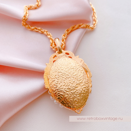 EDGAR BEREBI Кулон-локет на цепочке "Принцесса Александра" жемчужный