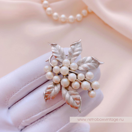 TRIFARI Брошь «Снежныя ягоды»