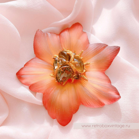 ALEXIS BITTAR Брошь «Пламенный цветок» кристальная сердцевина