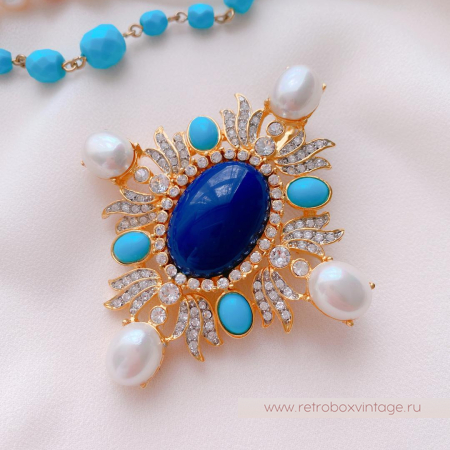 KJL / KENNETH J LANE Брошь-кулон "Аристократка: жемчужная с синим и бирюзовыми кабошонами"
