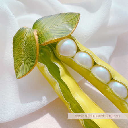 CILEA PARIS Брошь «Два стручка гороха» с жемчужинами