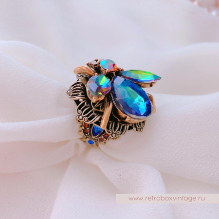 SWEET ROMANCE Кольцо «Радужная пчелка» SWEET ROMANCE Кольцо «Радужная пчелка»