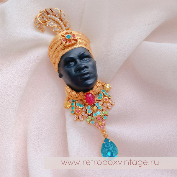 ASKEW LONDON Брошь «Принц с пером и голубой подвеской»  Коллекция Blackamoor