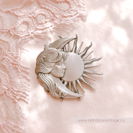 JJ / JONET JEWELRY Брошь "Девушка Луна и Солнце"