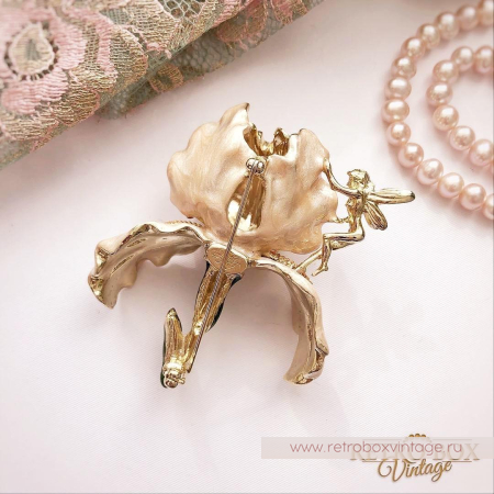 KIRKS FOLLY Брошь «Пудровый ирис с феей»