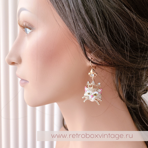 RITZY COUTURE Серьги «Белая королева кошек: золото» RITZY COUTURE Серьги «Белая королева кошек: золото»