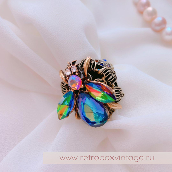 SWEET ROMANCE Кольцо «Радужная пчелка»